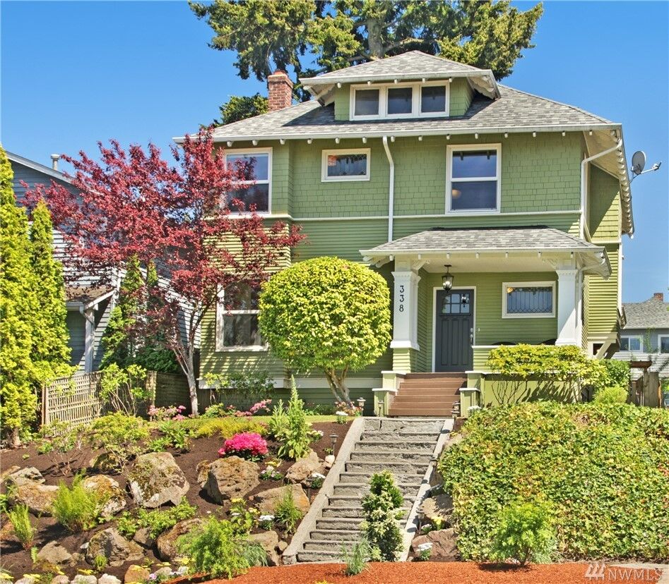 Property Photo:  338 29th Ave  WA 98122 