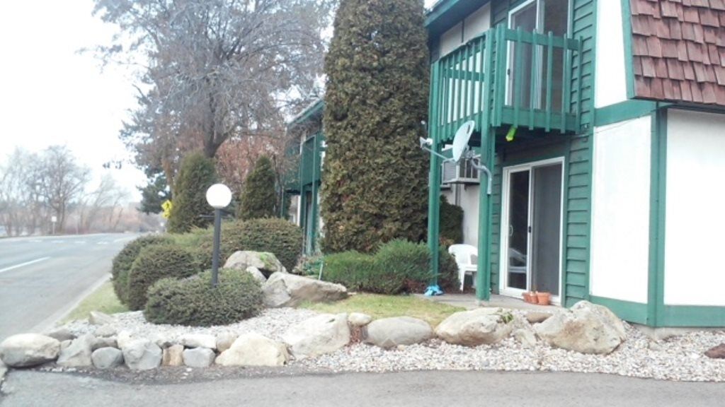 Property Photo:  2121 E Upriver Dr 4  WA 99207 