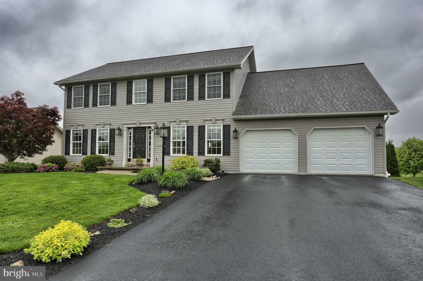 Property Photo: 33 Elizabeth Run Drive PA 17026