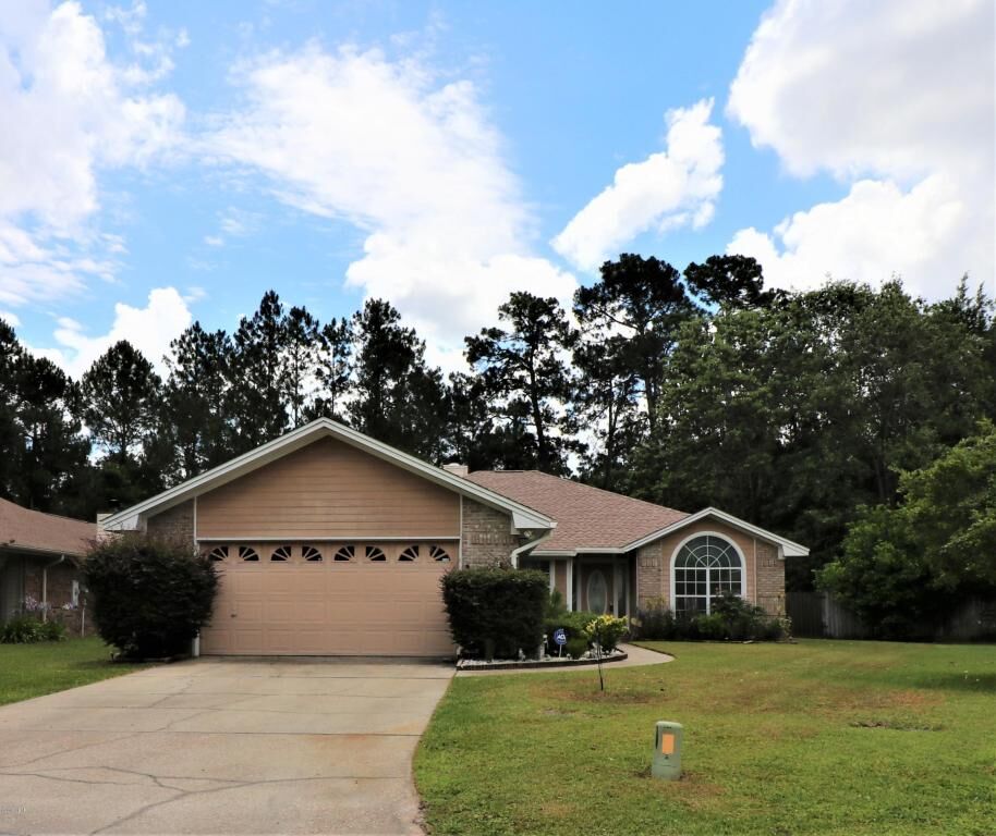 Property Photo: 541 Tracey Drive FL 32404
