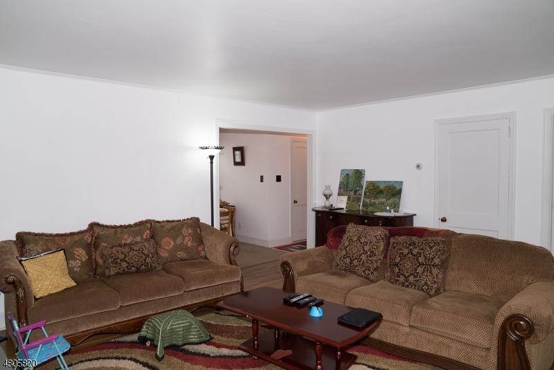 Property Photo:  2 Walters Lane  NJ 08822 