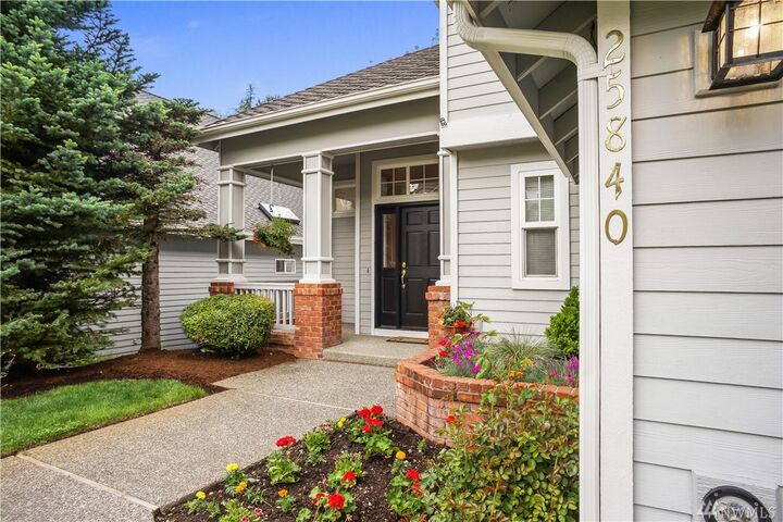 Property Photo: 25840 SE 41st St WA 98029