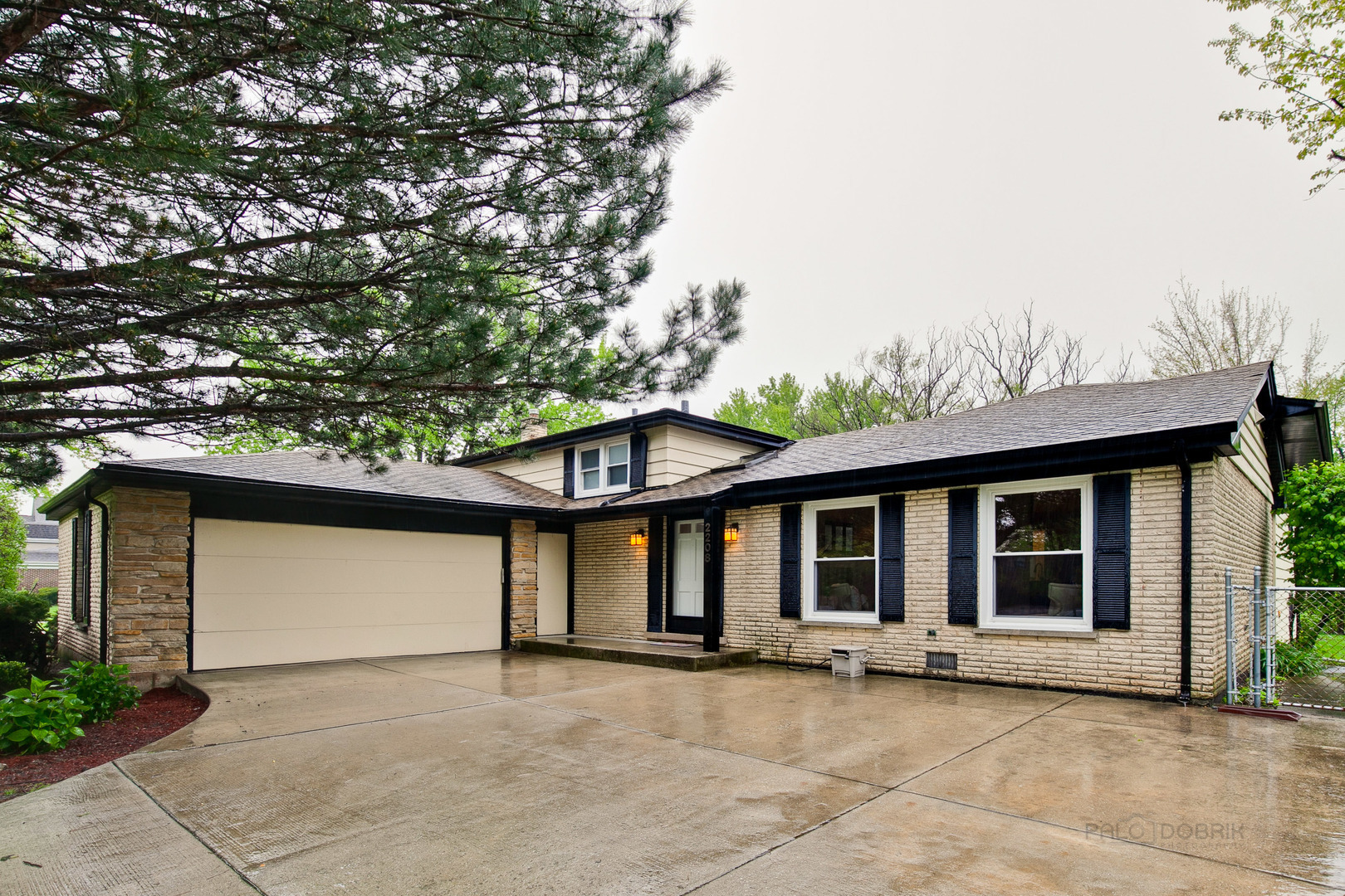 Property Photo:  2208 Greenwood Road  IL 60026 