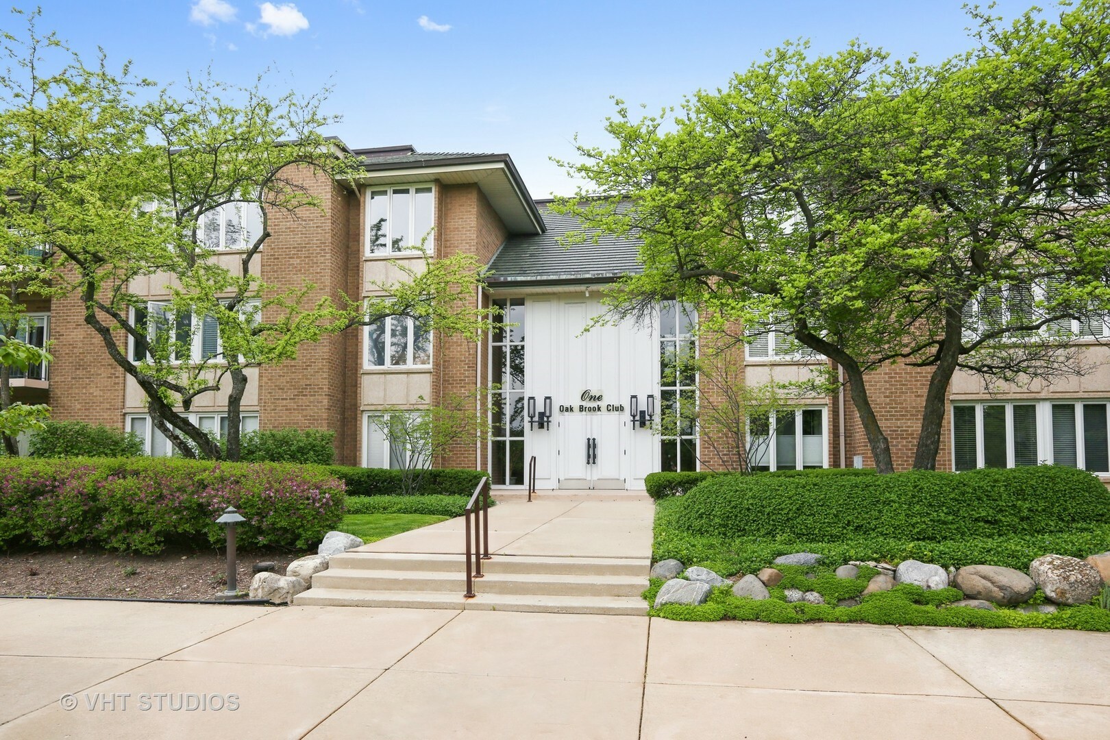 Property Photo:  1 Oak Brook Club Drive A208  IL 60523 