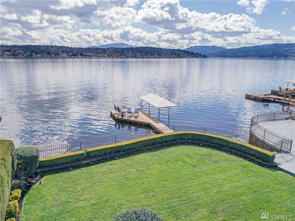 Property Photo: 848 W Lake Sammamish Pkwy NE WA 98008