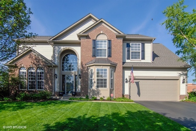 Property Photo: 1070 Glen Eagle Drive IL 60502