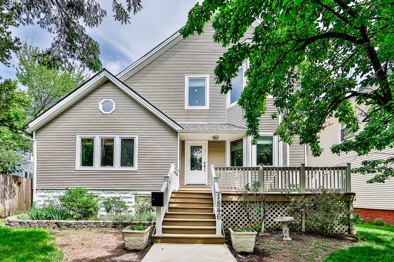 Property Photo:  1846 Pratt Boulevard  IL 60626 