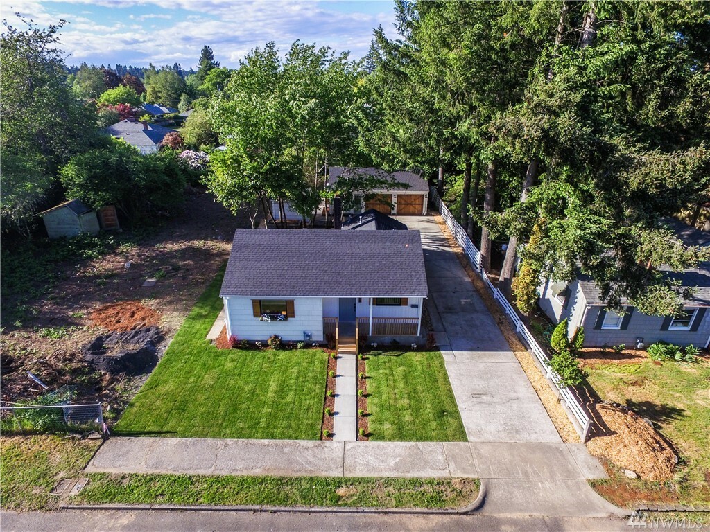 Property Photo:  1514 8th Ave SW  WA 98502 