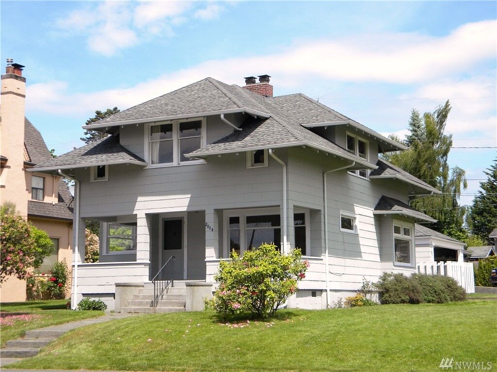 Property Photo: 2804 Cornwall Ave WA 98225