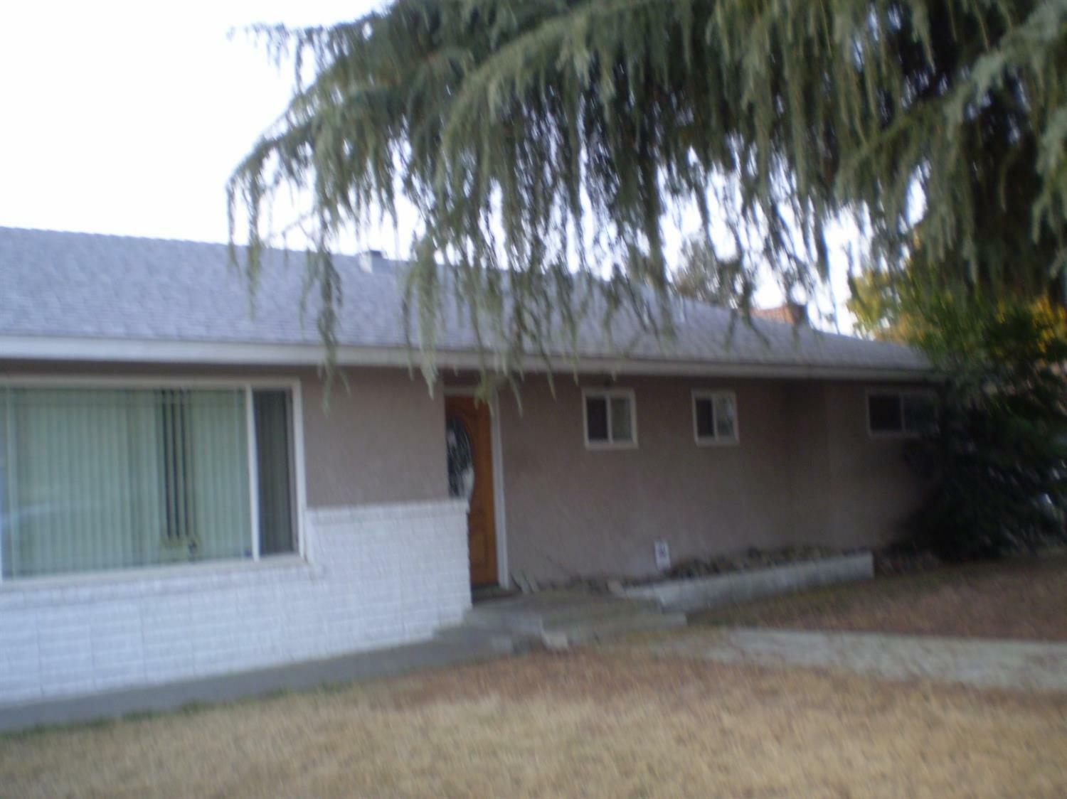 361 N Cottage Street  Porterville CA 93257 photo