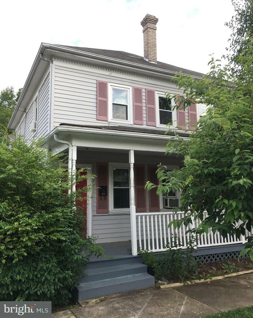 Property Photo:  912 Mercer Street  VA 22401 