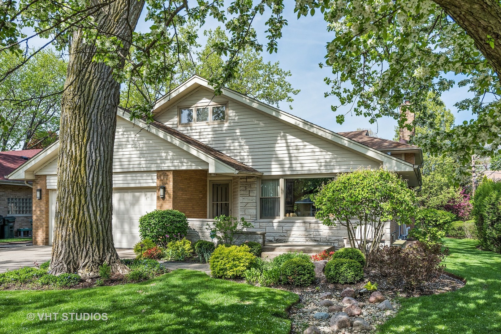 Property Photo:  6746 Kedvale Avenue  IL 60712 