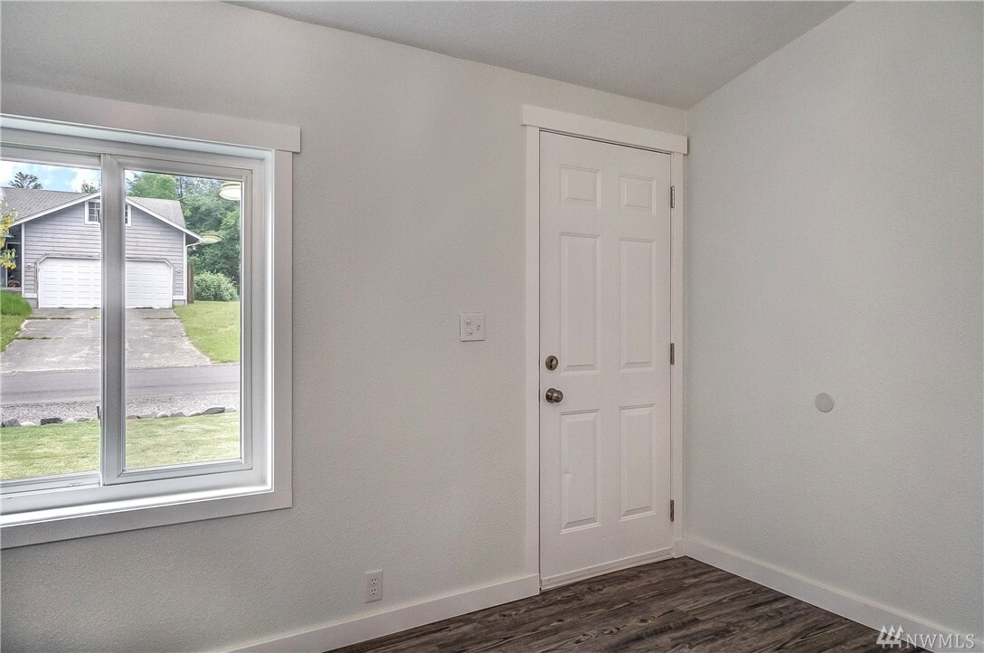 Property Photo: 16302 118th Av Ct E WA 98374