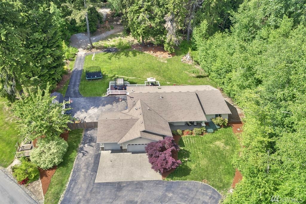 Property Photo: 11033 94th St NE WA 98258