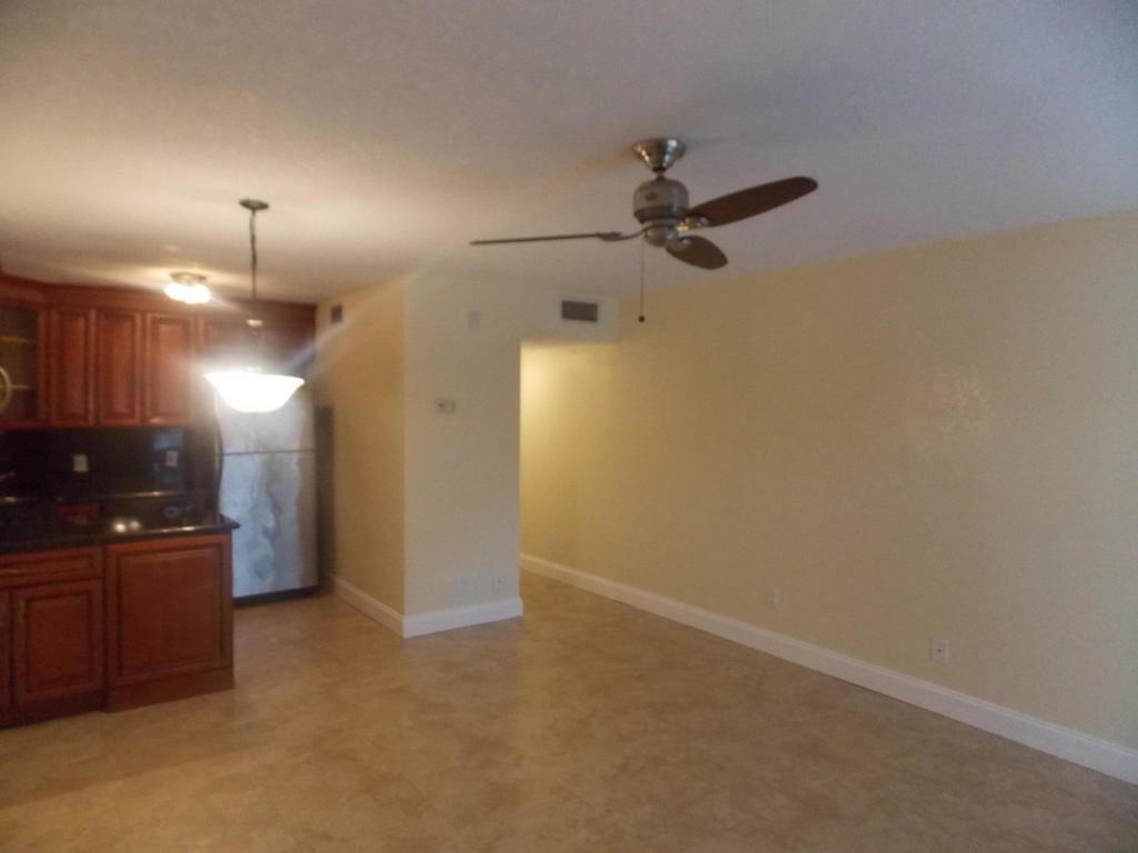 Property Photo:  1907 NE 2nd Street 7  FL 33441 