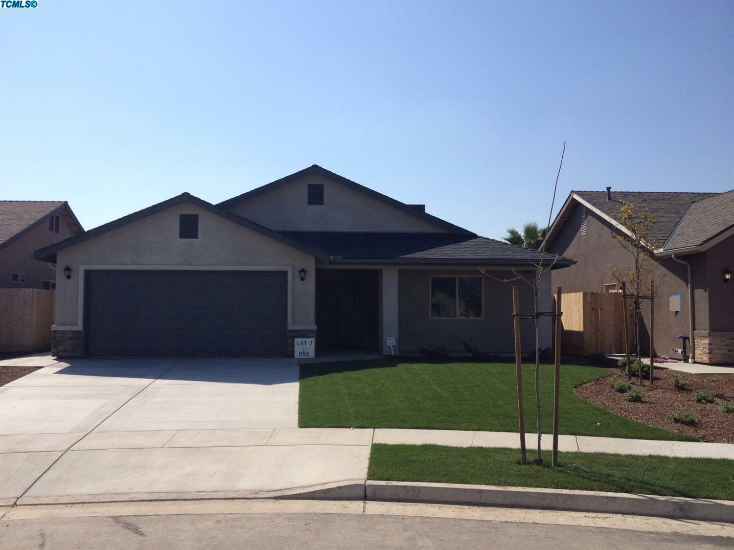 946 E Vine Court  Visalia CA 93292 photo