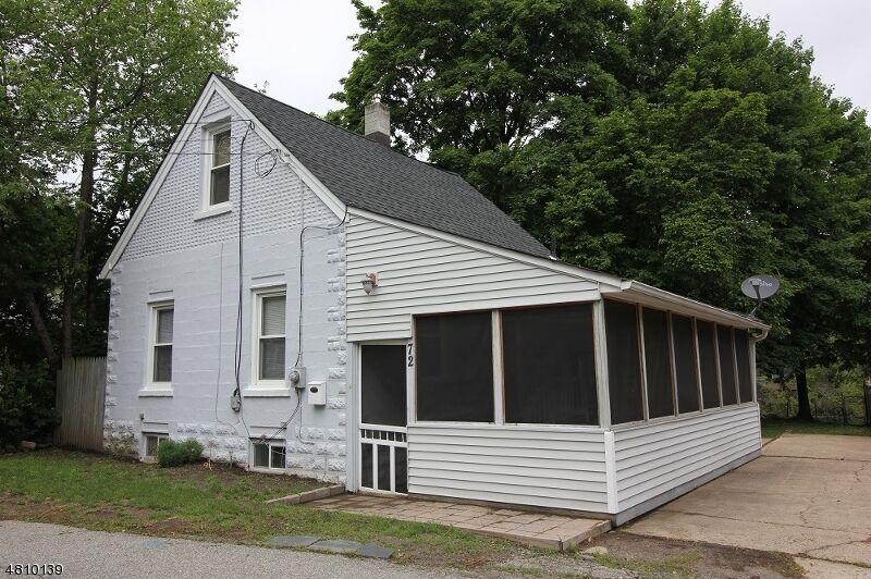 Property Photo:  72 Doty Rd  NJ 07420 