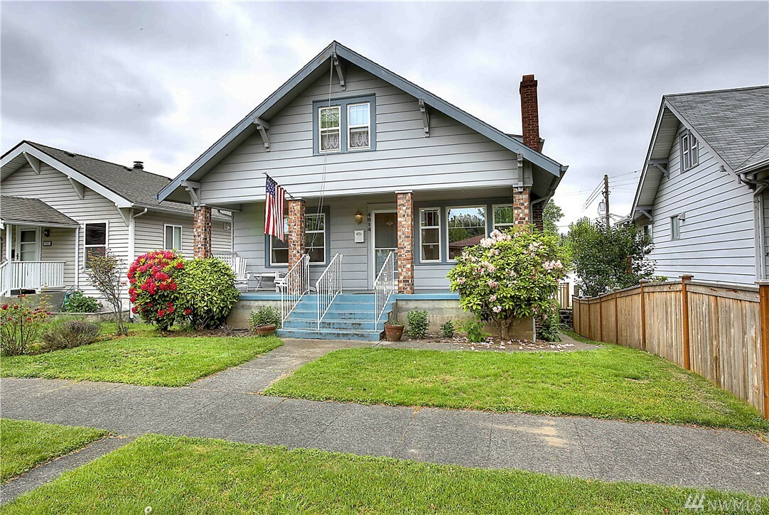 Property Photo:  4014 Tacoma Ave S  WA 98418 
