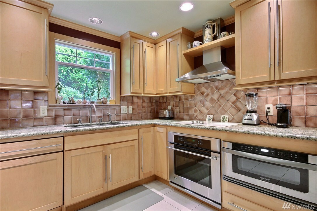 Property Photo: 5658 126th Ave SE WA 98006