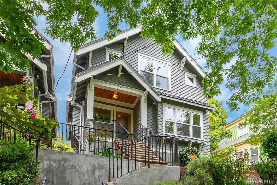 Property Photo:  917 22nd Ave  WA 98122 