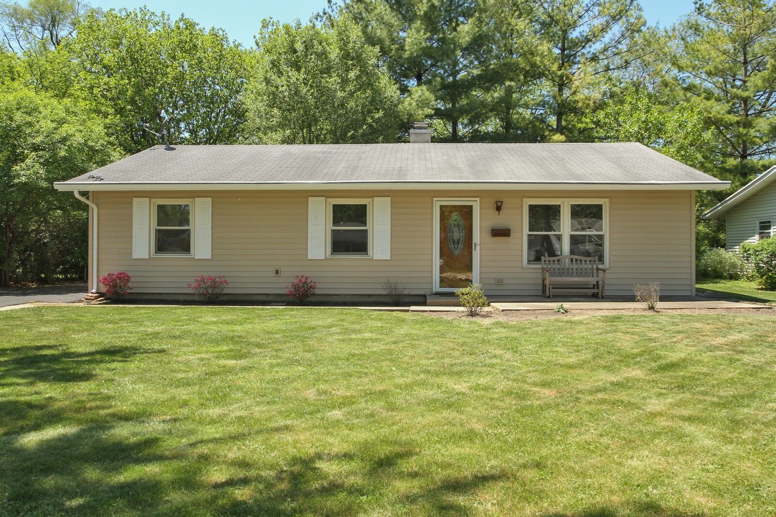 Property Photo: 332 Hazelwood Lane IL 60025