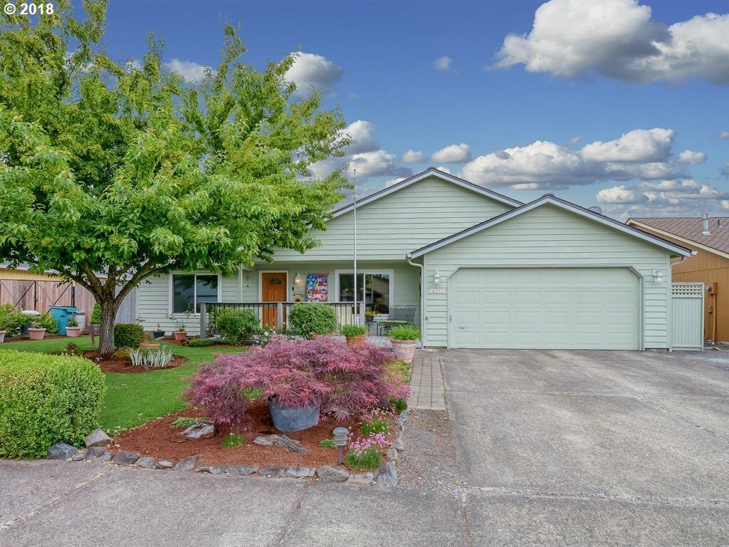 Property Photo:  7407 NE 156th Ave  WA 98682 