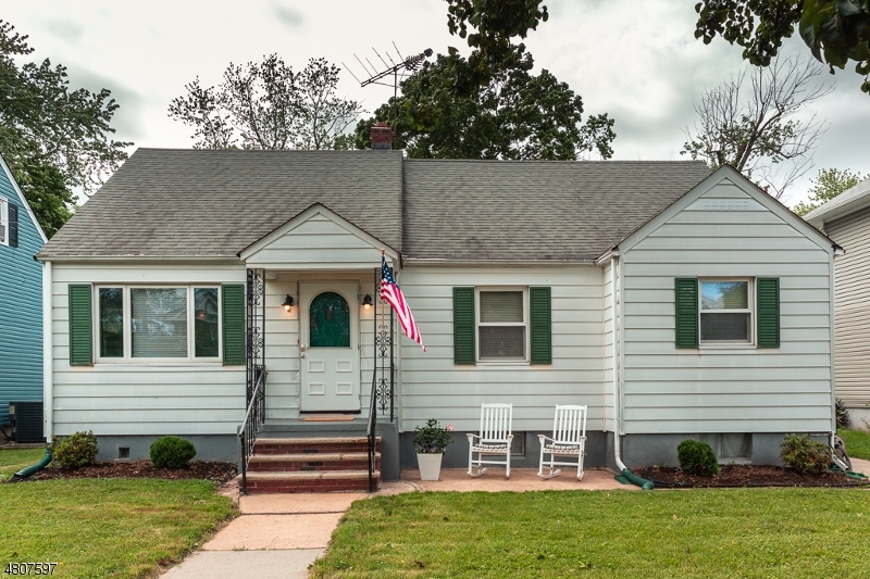 Property Photo:  8 Haynes St  NJ 08876 