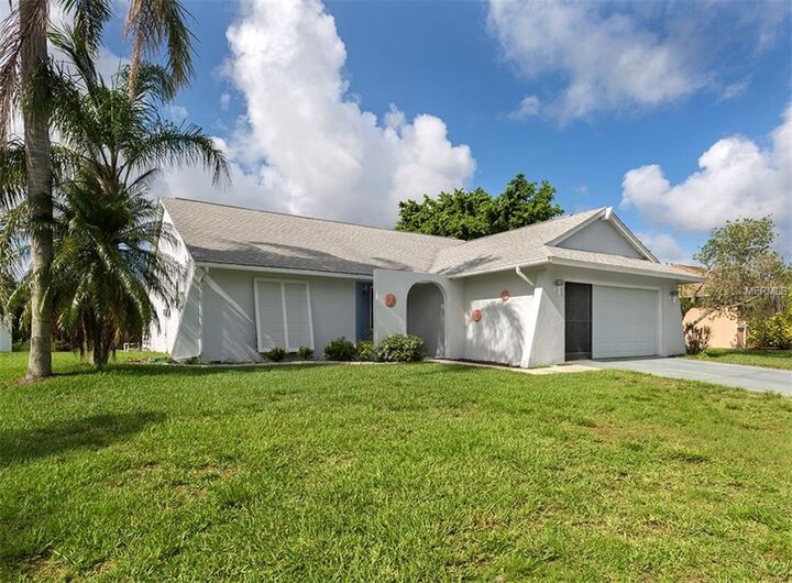 Property Photo:  3271 Meadow Run Drive  FL 34293 