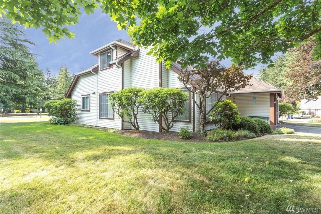 Property Photo:  233 S 328th Lane  WA 98003 