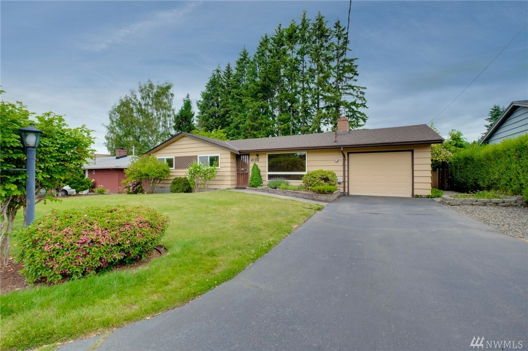 Property Photo:  4106 Westview Dr NE  WA 98310 