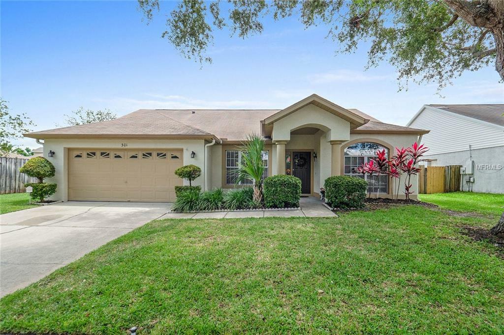 Property Photo: 301 Lytton Circle FL 32824