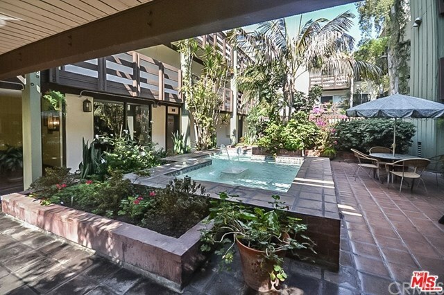 Property Photo:  320 S Ardmore Avenue 216  CA 90020 