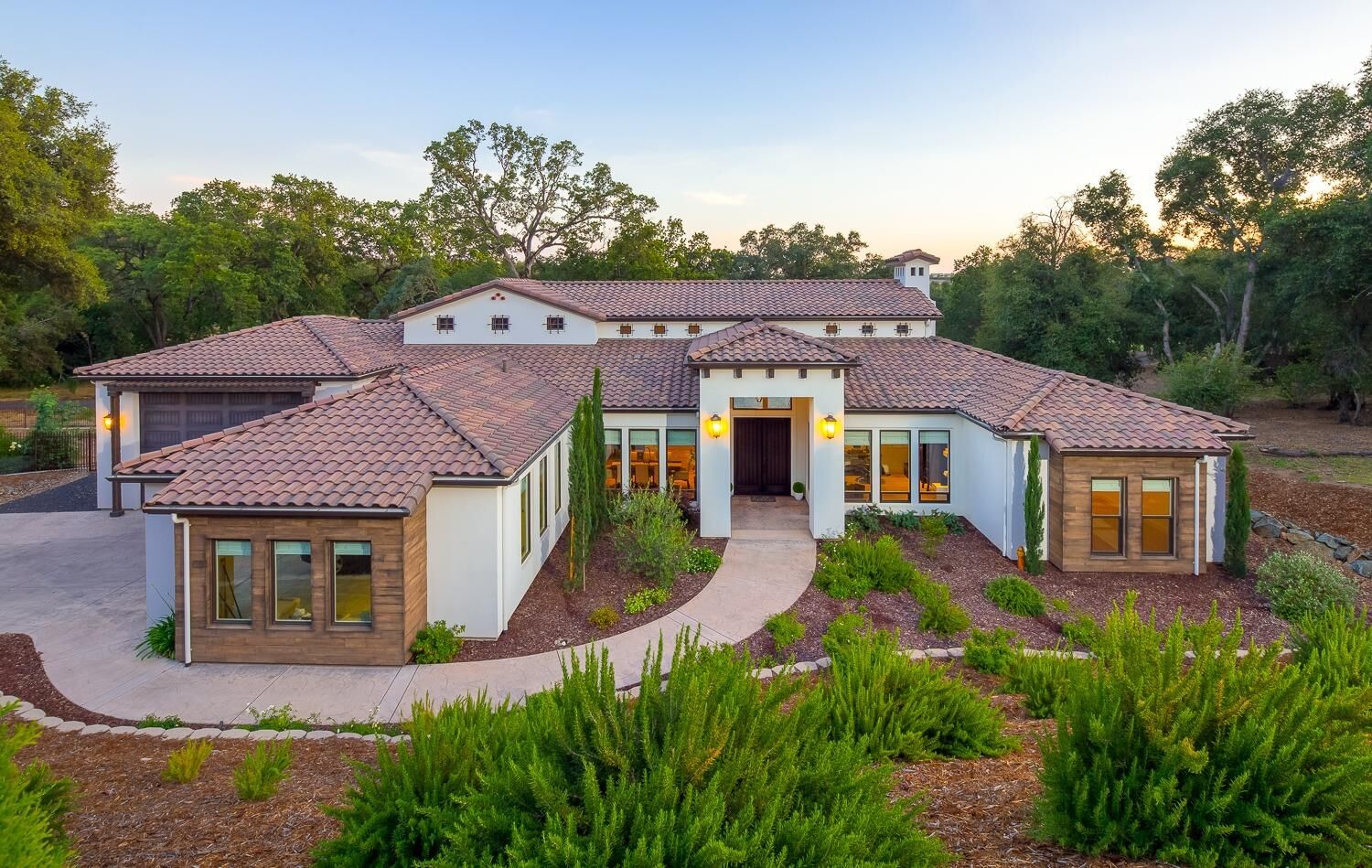 Property Photo: 1562 Camino Verdera CA 95648