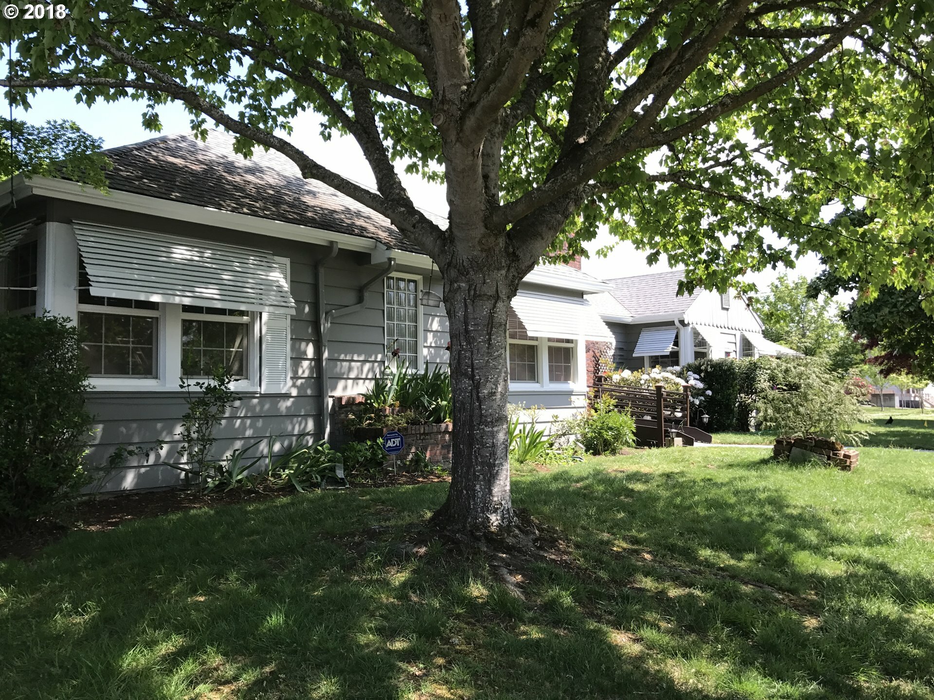Property Photo: 4627 SE Francis OR 97206