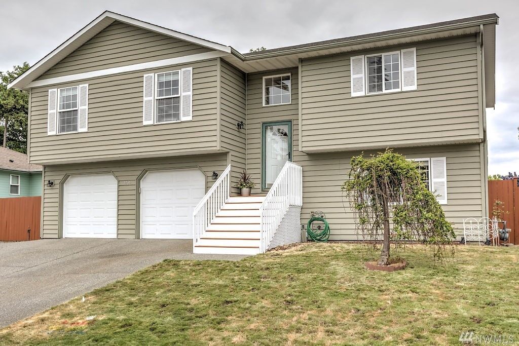 Property Photo: 1496 SW 10th Ave WA 98277