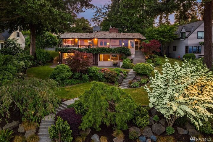 6851 51st Ave NE  Seattle WA 98115 photo