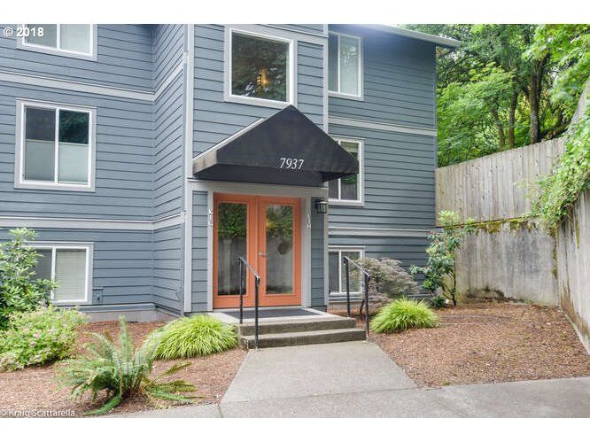 7937 SW 40th Ave J  Portland OR 97219 photo
