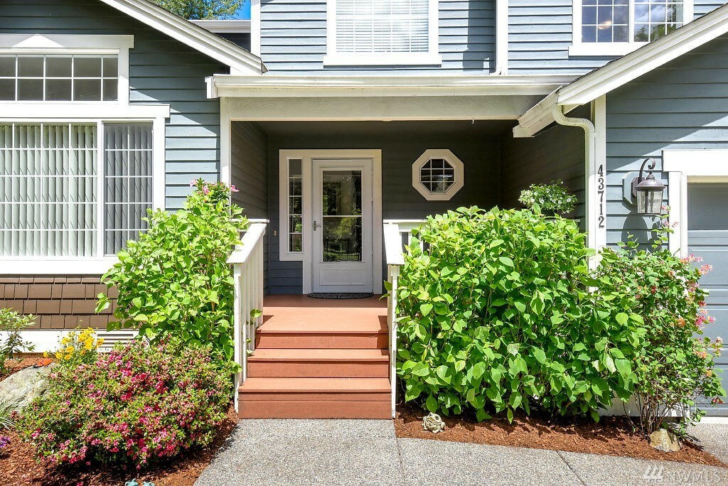 Property Photo:  43712 SE 168th St  WA 98045 