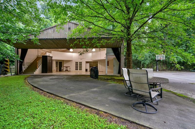 Property Photo: 4131 N Stratford Road NE 30342