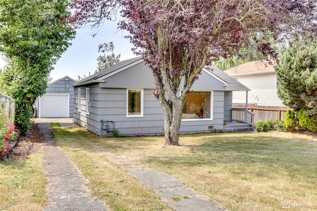 Property Photo: 12025 76th Ave S WA 98178