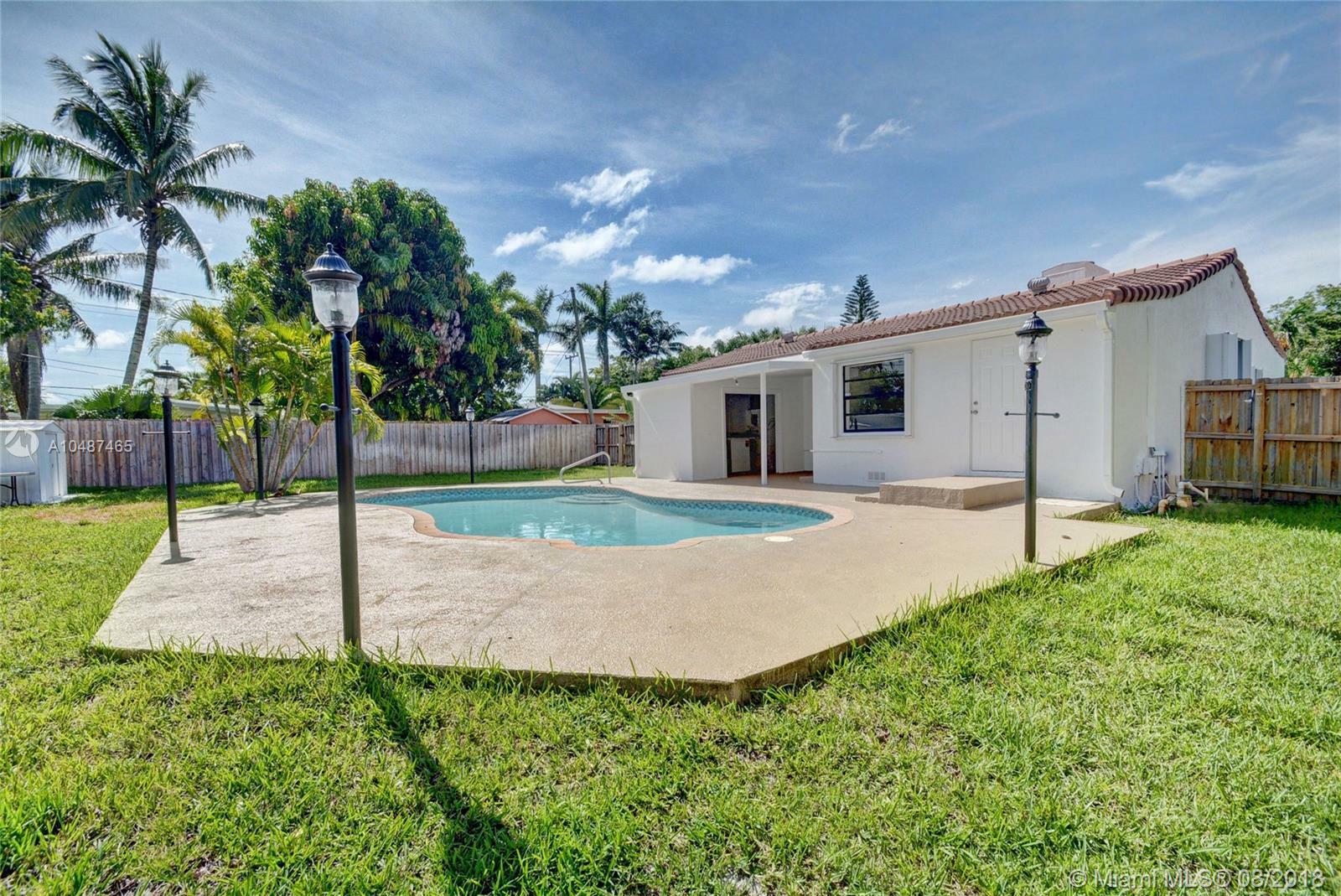 Property Photo: 1515 Dewey St. FL 33020