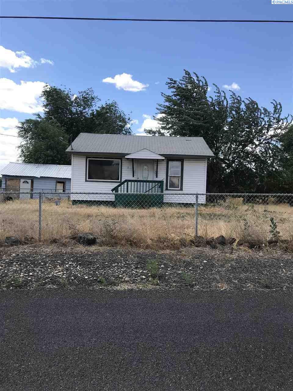 Property Photo:  7002 Hicks  WA 99350 