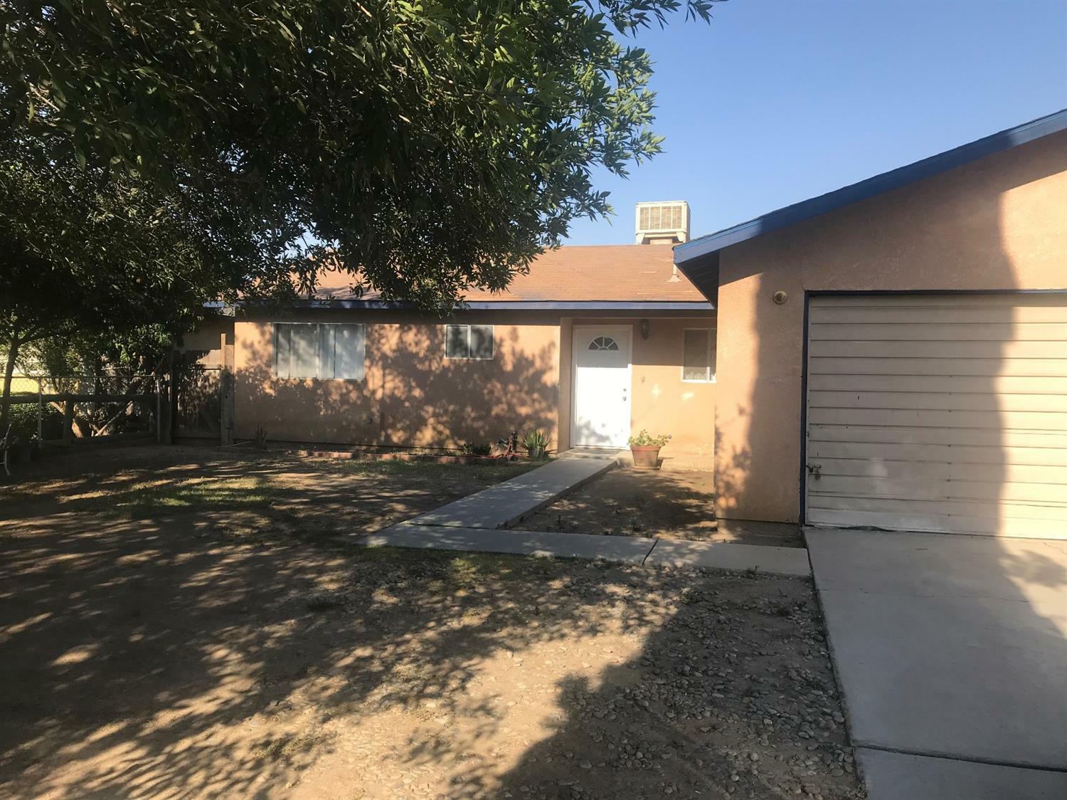 Property Photo:  32842 Road 160  CA 93235 