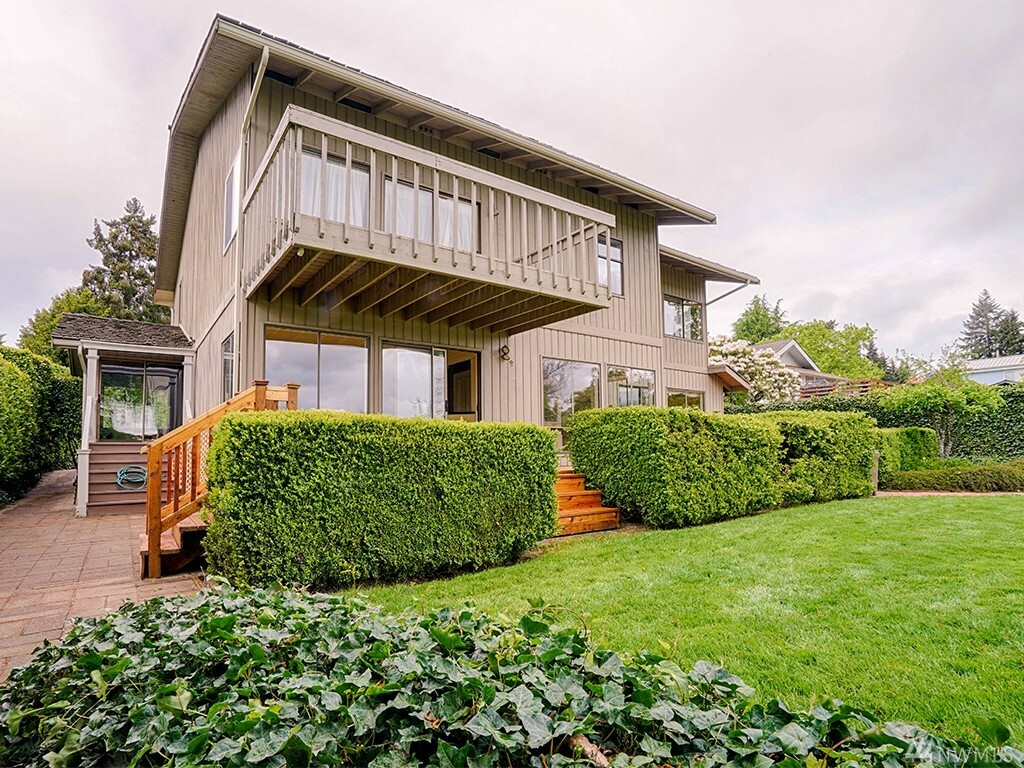 Property Photo:  24111 Beeson Place  WA 98026 