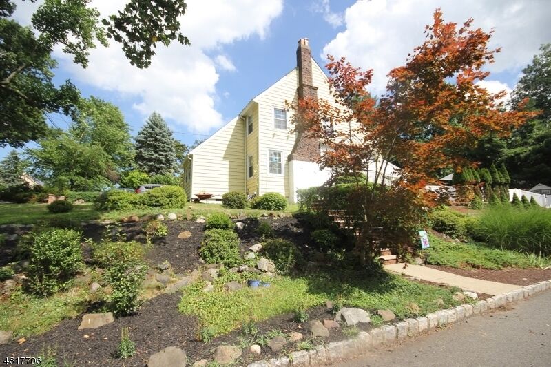 Property Photo:  52 Blackburne Ter  NJ 07052 