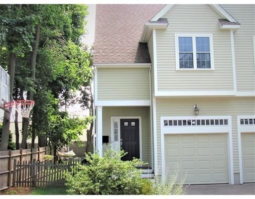 Property Photo: 20 Maple Ct 20 MA 02492