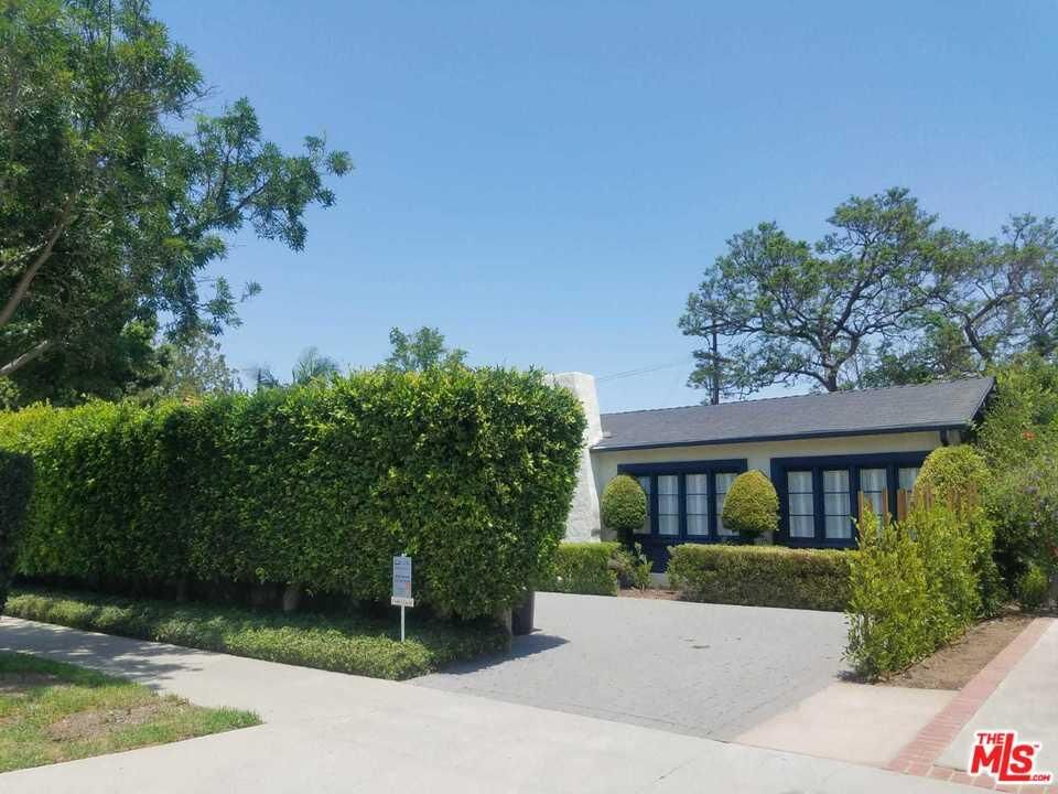 Property Photo:  204 S Clark Dr  CA 90211 