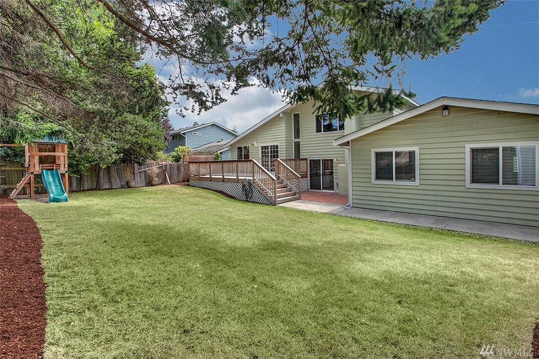 Property Photo:  1406 S 275th Place  WA 98198 