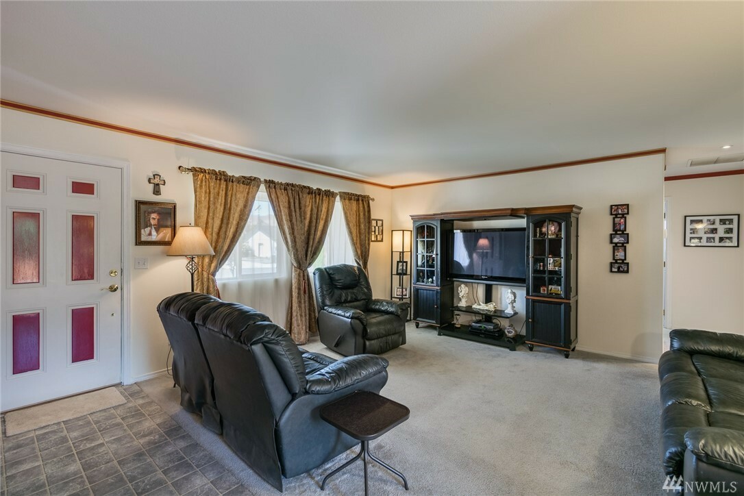 Property Photo: 1497 Trisha Wy WA 98801
