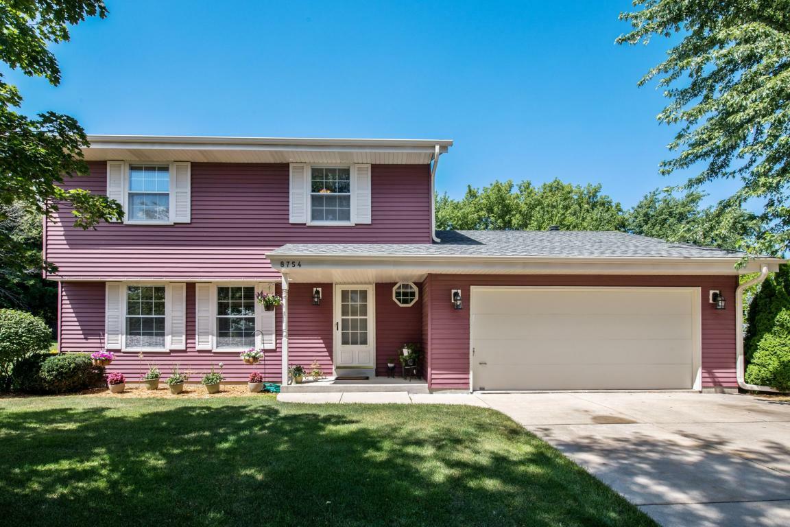 Property Photo:  8754 S Castle Ct  WI 53132 